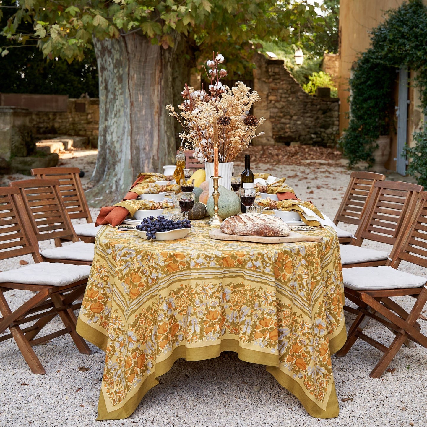 Jardin Mustard & Grey | Tablecloth: 90" Round