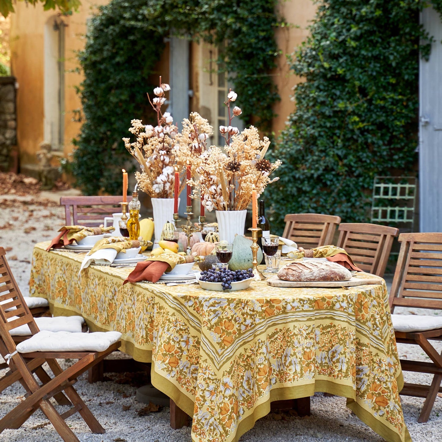 Jardin Mustard & Grey | Tablecloth: 90" Round