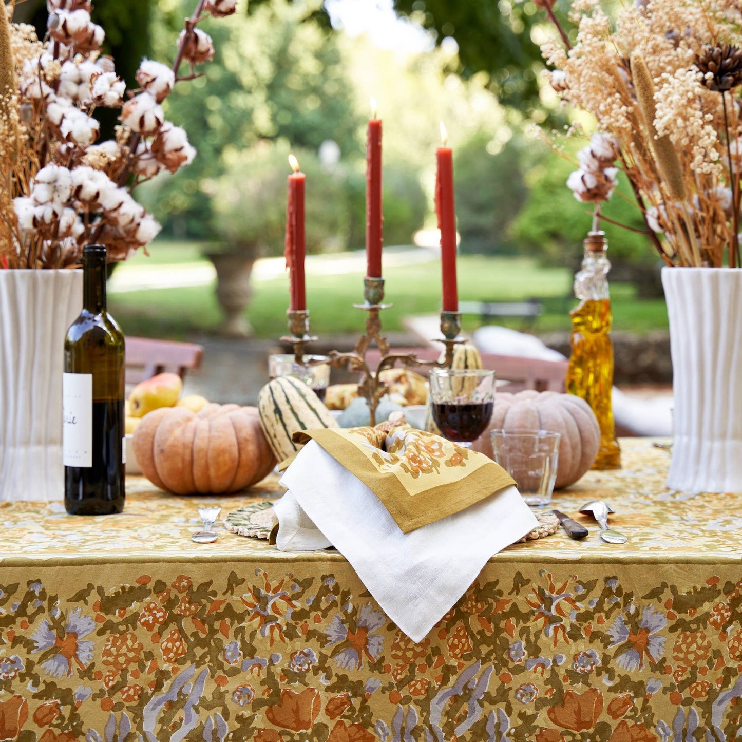 Jardin Mustard & Grey | Tablecloth: 90" Round