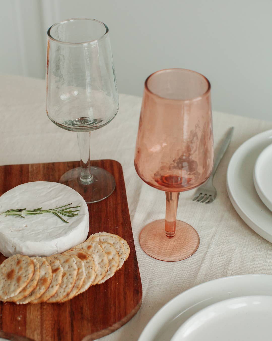 Handblown Hammered Wine Glass Pair: Blue