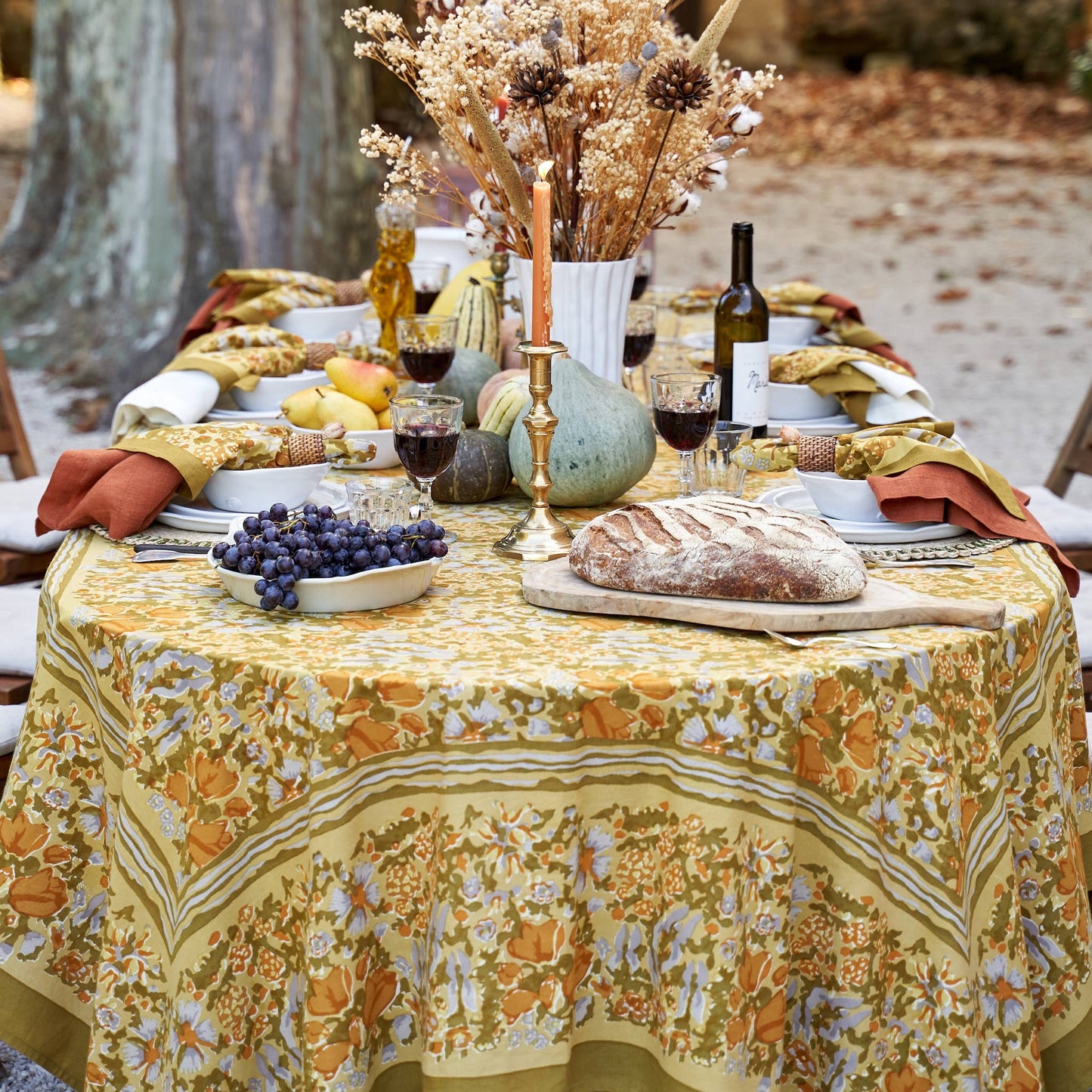 Jardin Mustard & Grey | Tablecloth: 90" Round